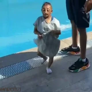 Video sticker 🚶‍♂️ 𝔖𝔢𝔟𝔞𝔰's video pack (@AkamiXbot)