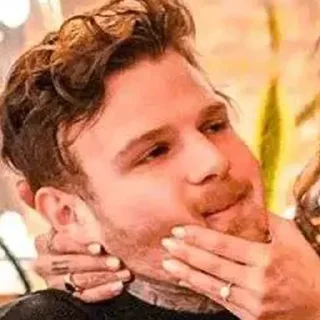 Telegram sticker 😅 Além Do Fundo Do Poço