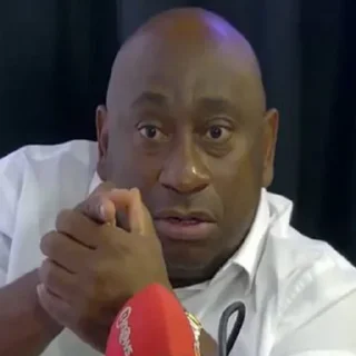 Sticker 😡 Feijõeshumanos