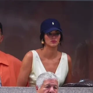 Video sticker 🩷 'Kendall Jenner | @iStickerLand,