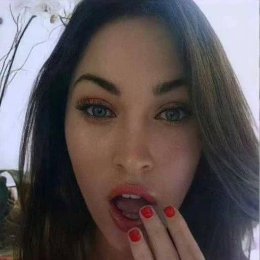 Sticker 😏 leyaaxq  @leych4kk