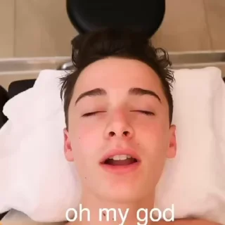 Video sticker 🙈 ноа от @sttikfd 🤍