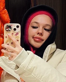 Video sticker 💋 INSTASAMKA $$$ :: @fStikBot