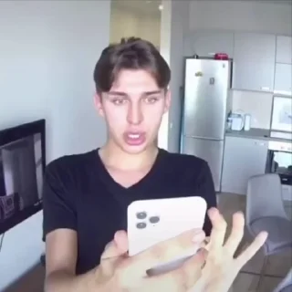 Video sticker 😨 Чики брики :: @fStikBot