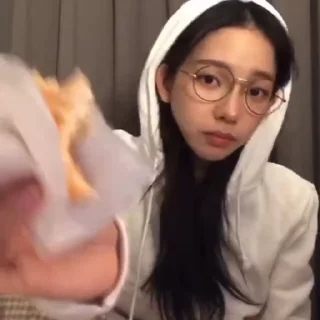 Video sticker 🥥 KARINA » @F3FES :: @fStikBot