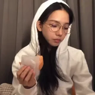 Video sticker 🥥 KARINA » @F3FES :: @fStikBot