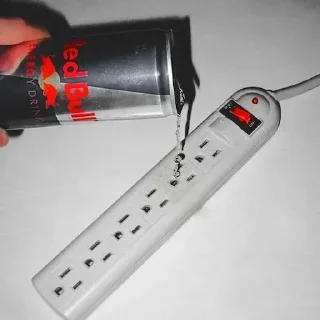 Telegram sticker ⚡️ Больше стикеров тут: @stikery_emodzi_memy