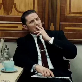 Telegram sticker 🚬 🎥 Tom Hardy (@TodorokiShouto)