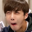 Телеграм стикер 😲 K-pop Moments (@safthome)