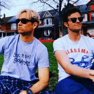 Телеграм стикер 😂 شومبول