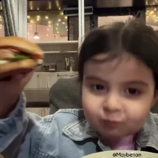 Video sticker 😜 @AlisaPress Lali