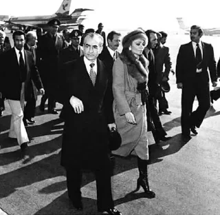 Telegram sticker ♻️ Си Джей Коннор @CGConnor