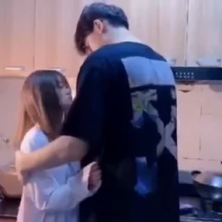 Video sticker 🥂 Hug