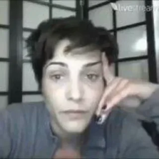 Video sticker 😐 Desumano