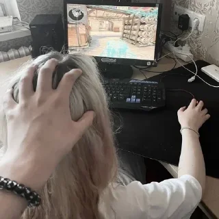 Телеграм стикер 😭 к0па1м рад1 юк1 @vn9tr1tem @vn9tr1tem0