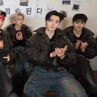 Video sticker 🤩 live 🤍 @OffParkHoon