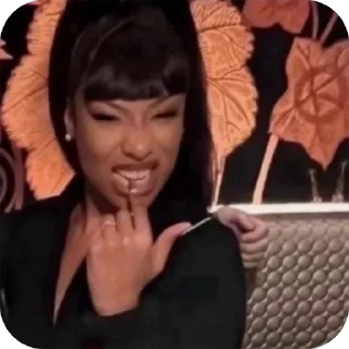 Telegram stiker 😛 оыжая кормит 😛 @wissan1