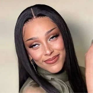 Telegram sticker 😏 💅🏿BAD BITCHEZ 💅🏿