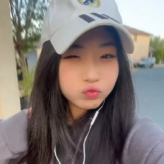 Telegram stiker 😘 @KoroGray