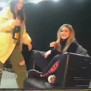 Video sticker 😚 ᴜᴡᴜ ɢɪʀʟꜱ ᴘᴀᴄᴋ ʙʏ ɴɪᴛʏᴀ