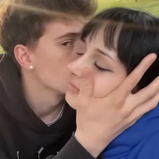 Video sticker ♥ 𝗦𝘁𝗶𝗸𝗲𝗿 𝘁𝗿𝗲𝗻𝗱 - @eleei