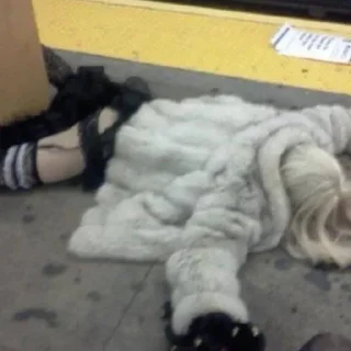 Video sticker ⭐️ Pinch bite kiss suck lick n sear :: @fStikBot