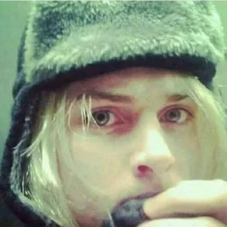 Телеграм стикер 😂 Курт кобейн @sweemeqx @Ctikerubot