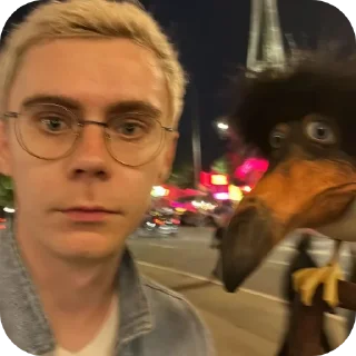 Video sticker 👓 Умный человек в очках