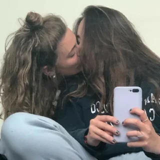 Video sticker 🤍 лесбієчки❤‍🔥❤‍🔥 :: @fStikBot