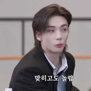 Video sticker 🪶 ‌ ‌ ‌ @hyusace ‘’s . prínce