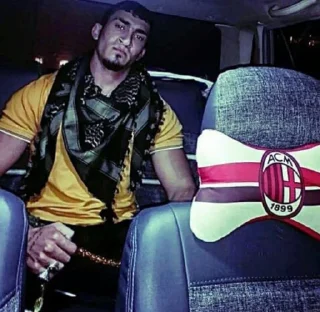 Телеграм стикер 🦈 بهزاد کورده،یه کوسه تو دنیای ماهی ها..🦈