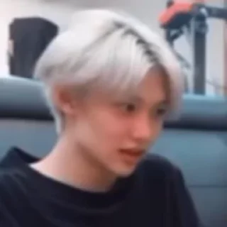 Video sticker 😶 seungminpsina — @stckrRobot