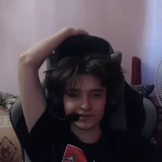 Video sticker 😝 акума @lilmuurkka :: @fStikBot