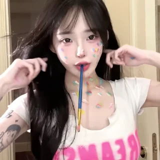 Video sticker 🫰 更多表情@wlop8
