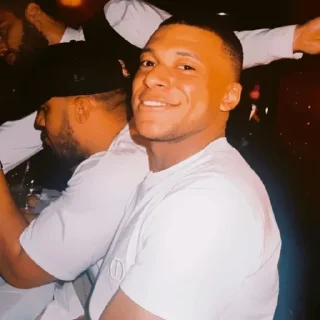 Video sticker 🐢 🐢 kylian mbappe. @is4espana