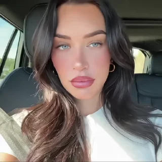 Video sticker 🍒 the mom after kylie  @fshiun