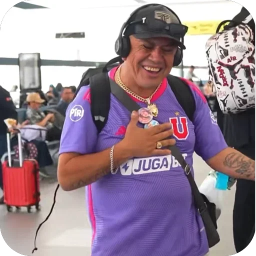 Телеграм стикер 🫥 👑 @chismetvchilee Stickers 👑 (by @ENFASlS)