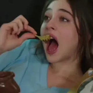 Video sticker 😭 @kadoshap دستبند، گردنبند