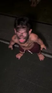 Video sticker 🤖 @AlisiaAiBot