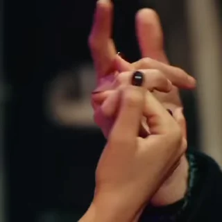 Video sticker 🌙 `𝘌𝘧𝘓𝘦𝘺. @Aslihan . @Unince