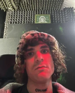 Telegram sticker 😐 rustrap