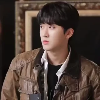 Sticker 🥲 Стрейкидсбоги :: @fStikBot)