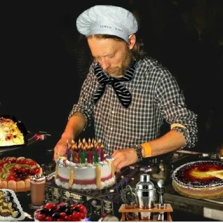 Telegram sticker 🎂 Radiohead