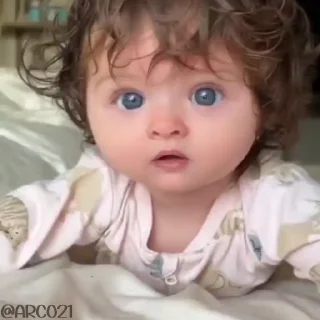 Video sticker 😐 🎀⃝𝒟𝒶𝒾𝓇𝓎 𝑀𝒾𝓁𝓀 🍫 @bhakti_eraa :: @fStikBot