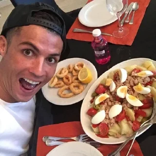 Телеграм стикер 🥗 рональдо оппа :: @fStikBot