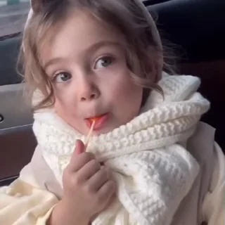 Video sticker 🍭 Okrra :: @fStikBot