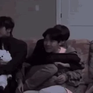 Video sticker 🫂 BTSgif :: @fStikBot