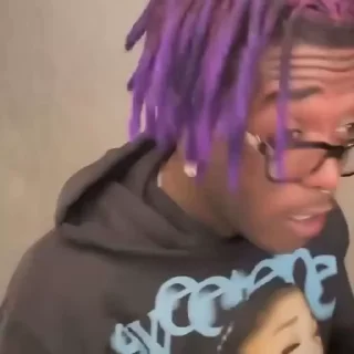 Video sticker 😁 Uzi @agreatstickers
Vert @agreatmarket