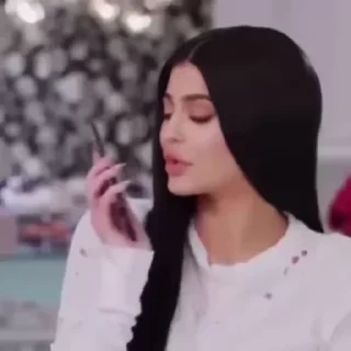 Video sticker 💋 KYLIE JENNER @kkjeveryday
