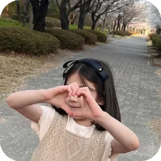 Телеграм стикер 👍 @sheisameneater